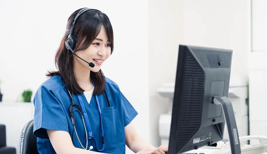 オンライン診療する医者